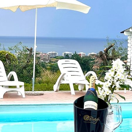 Vigneto - Italian Restaurant & B&B Villa Rosa Di Martinsicuro Bagian luar foto
