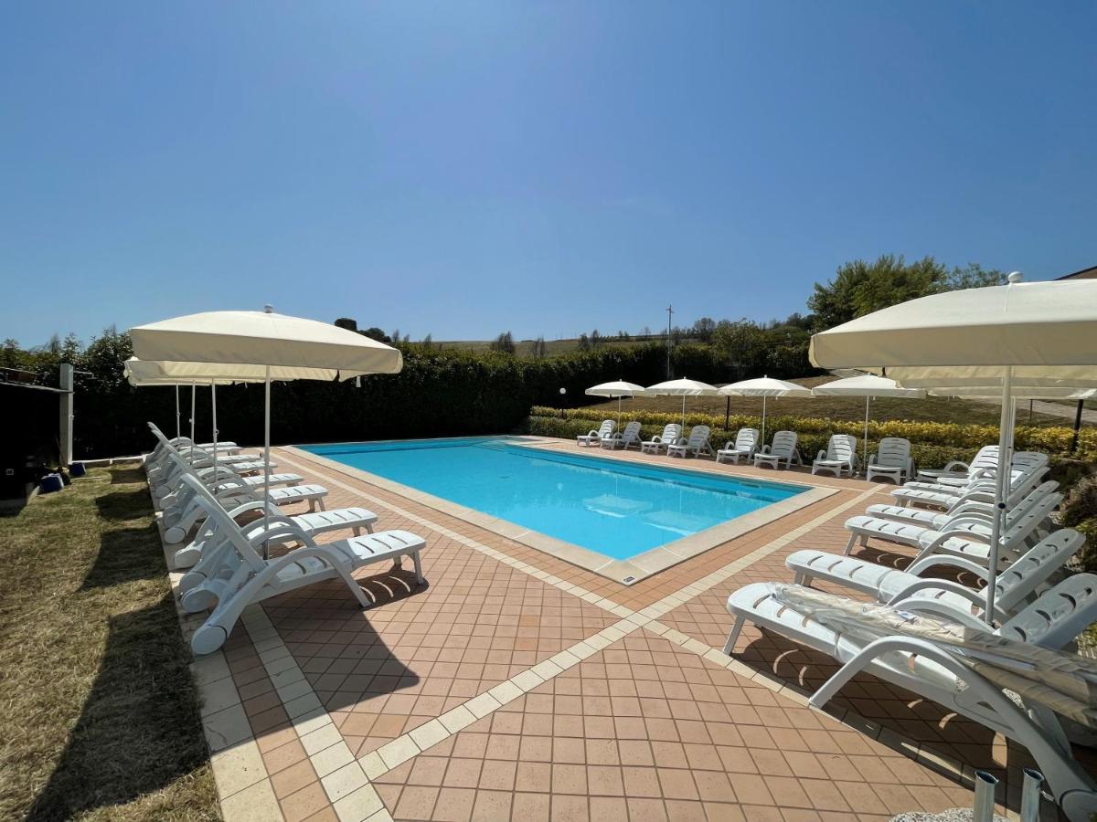 Vigneto - Italian Restaurant & B&B Villa Rosa Di Martinsicuro Bagian luar foto