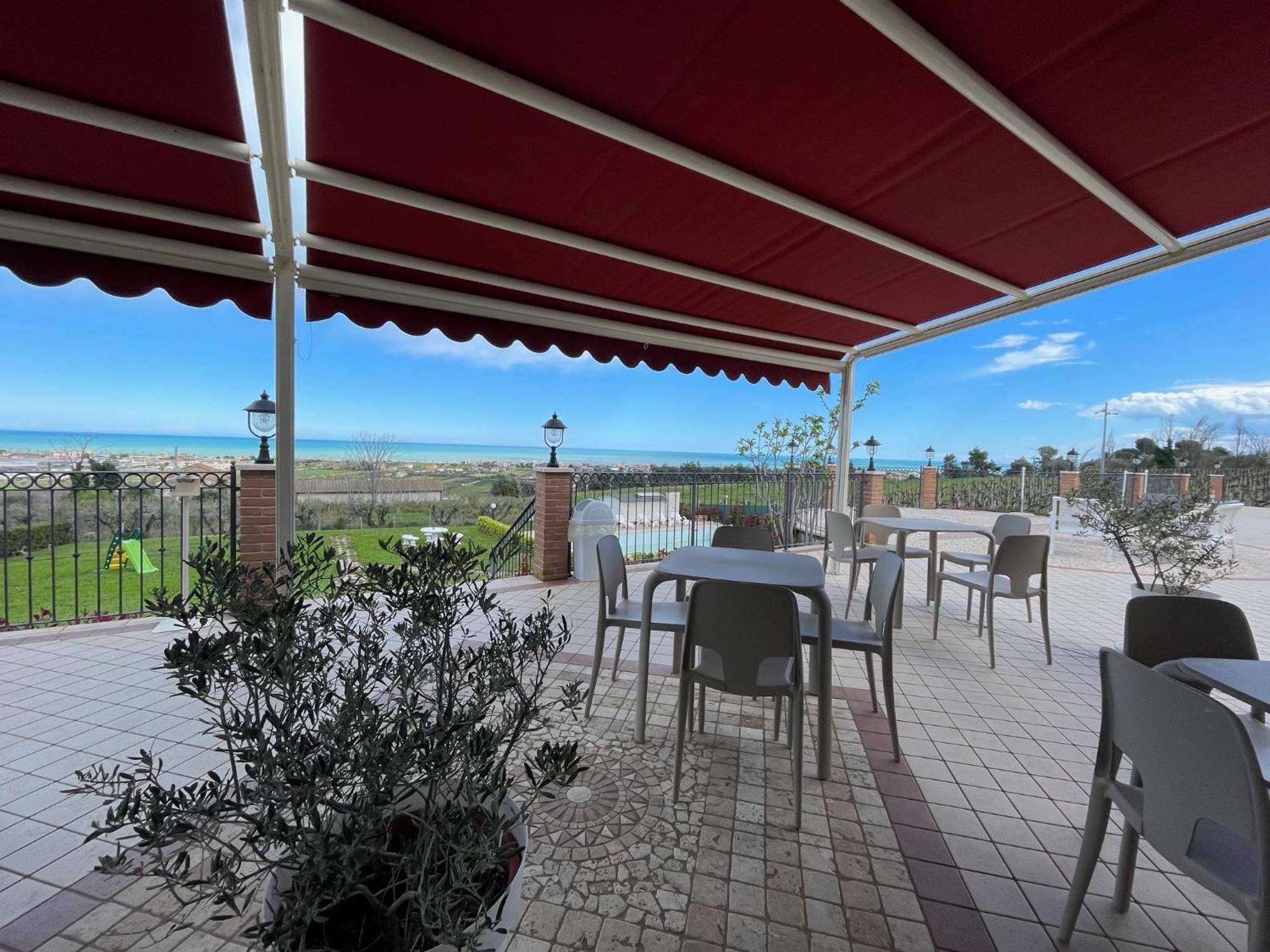 Vigneto - Italian Restaurant & B&B Villa Rosa Di Martinsicuro Bagian luar foto
