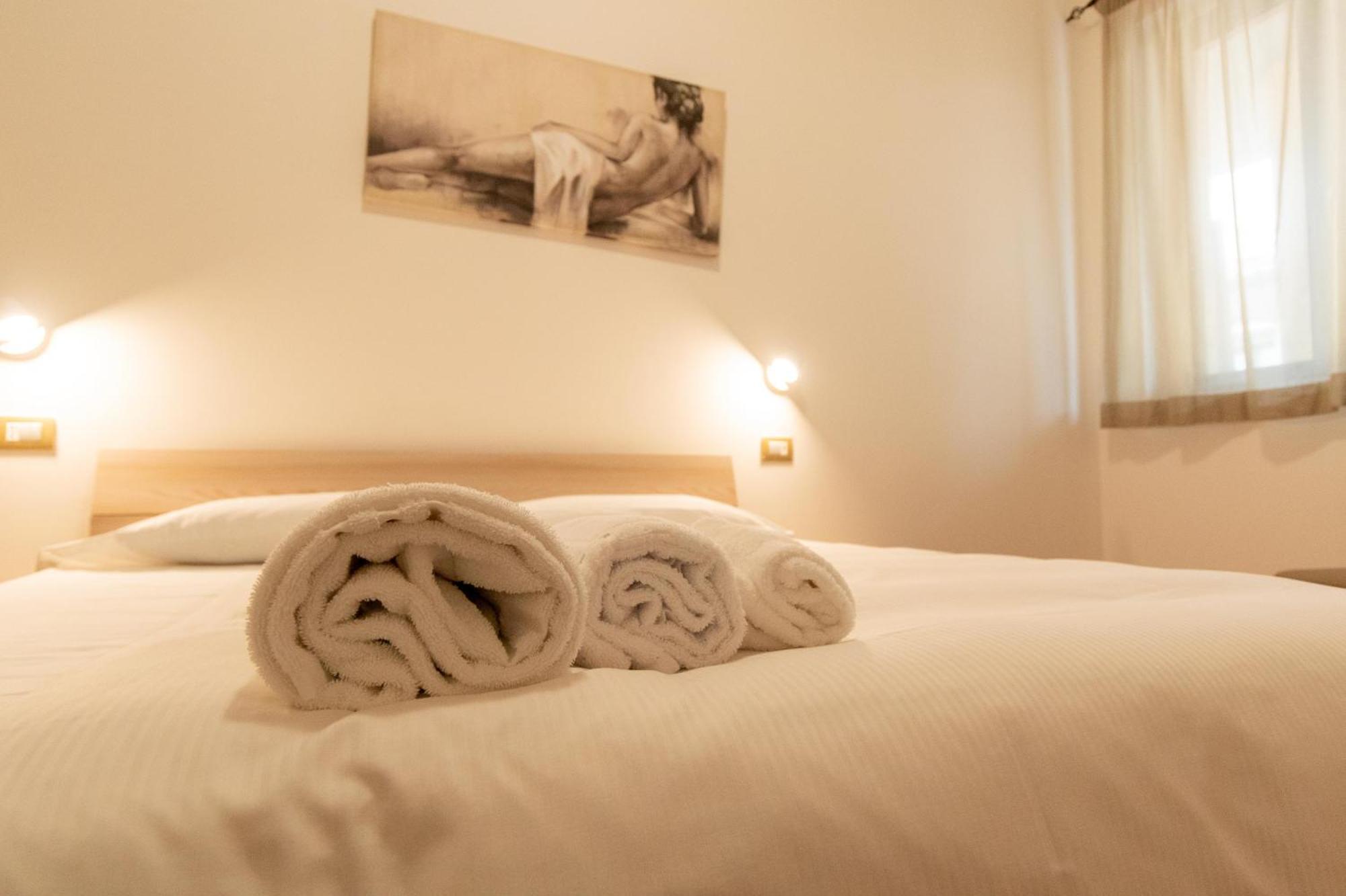 Vigneto - Italian Restaurant & B&B Villa Rosa Di Martinsicuro Bagian luar foto
