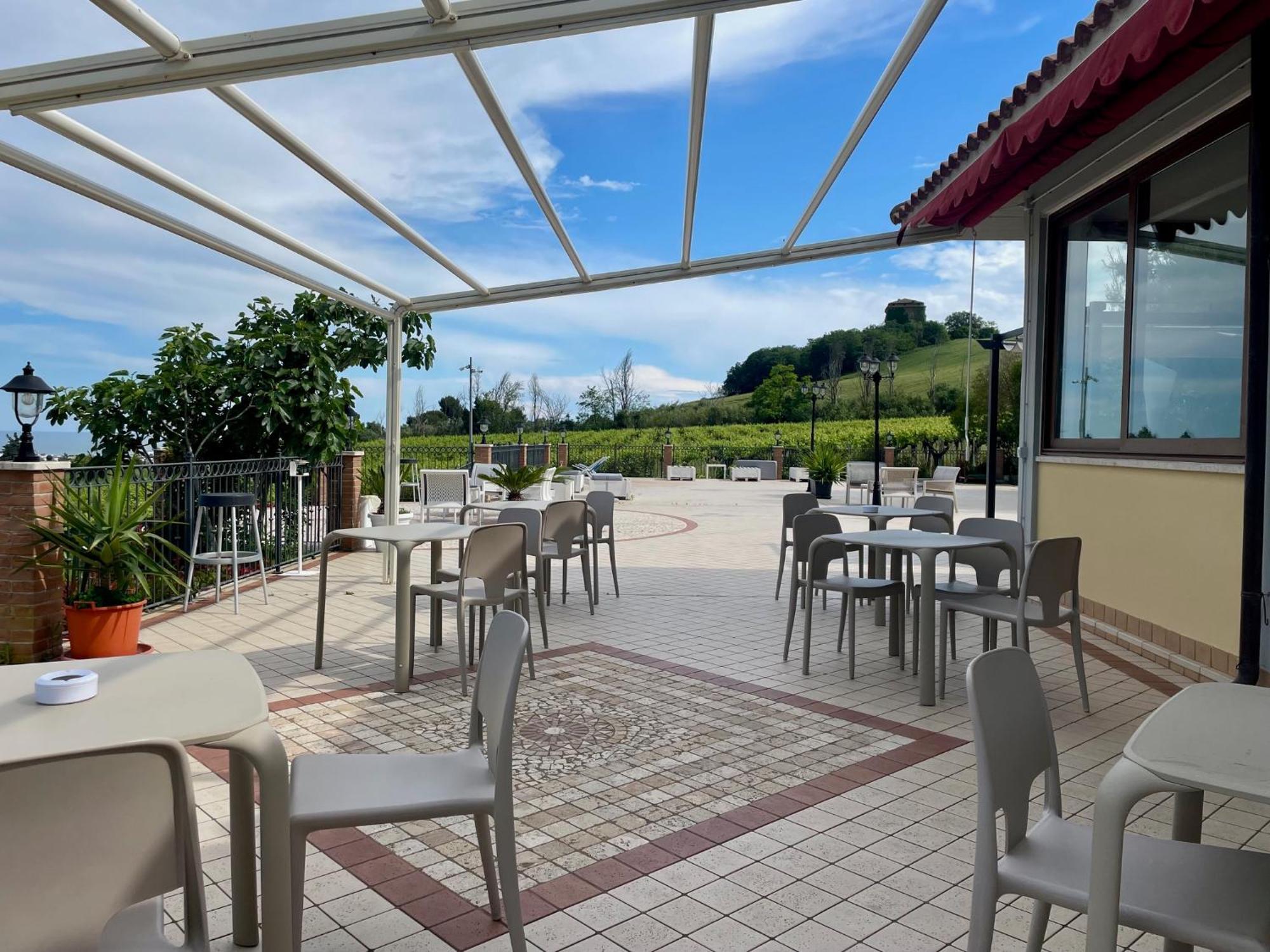 Vigneto - Italian Restaurant & B&B Villa Rosa Di Martinsicuro Bagian luar foto